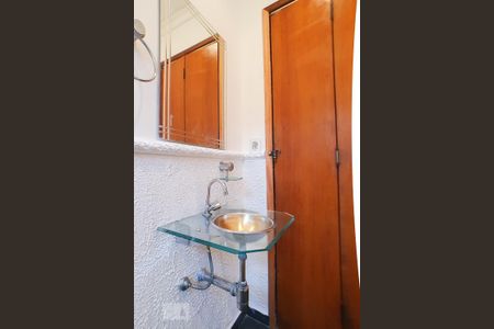 Lavabo de casa para alugar com 4 quartos, 120m² em Cangaíba, São Paulo