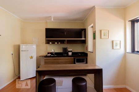 Cozinha de apartamento à venda com 1 quarto, 42m² em Jardim Paulista, São Paulo