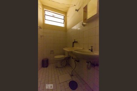 Banheiro de kitnet/studio à venda com 1 quarto, 30m² em Centro, Campinas