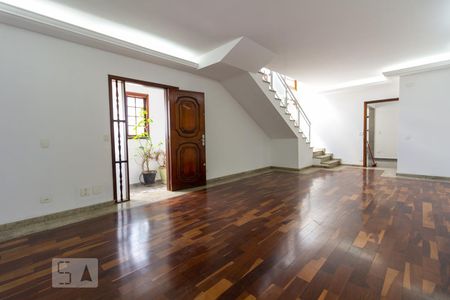 Sala de casa de condomínio para alugar com 4 quartos, 300m² em Jardim Esmeralda, São Paulo