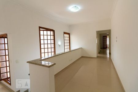 Hall Quartos de casa de condomínio para alugar com 4 quartos, 300m² em Jardim Esmeralda, São Paulo
