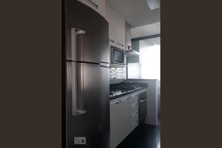 Cozinha de apartamento à venda com 2 quartos, 60m² em Vila Bertioga, São Paulo