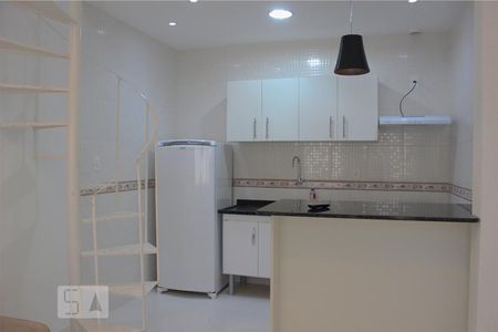 Cozinha de apartamento para alugar com 1 quarto, 45m² em Vargem Pequena, Rio de Janeiro