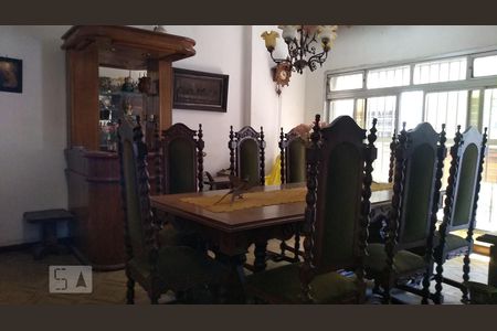 Casa à venda com 230m², 2 quartos e 3 vagas Casa à venda com 230m², 2 quartos e 3 vagasSala jantar