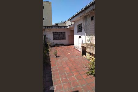 Casa à venda com 230m², 2 quartos e 3 vagas Casa à venda com 230m², 2 quartos e 3 vagasQuintal