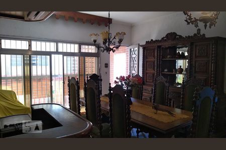 Casa à venda com 230m², 2 quartos e 3 vagas Casa à venda com 230m², 2 quartos e 3 vagasSala jantar