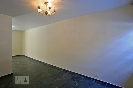 Sala de casa à venda com 3 quartos, 182m² em Vila Cordeiro, São Paulo