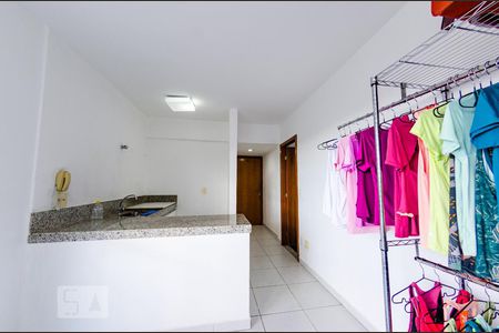 Sala/Cozinha de apartamento para alugar com 1 quarto, 45m² em Coração Eucarístico, Belo Horizonte