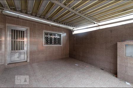 Garagem de casa à venda com 2 quartos, 100m² em Limoeiro, São Paulo