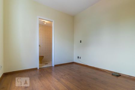 Quarto da suíte de apartamento para alugar com 3 quartos, 100m² em Cambuí, Campinas