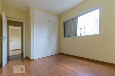 Quarto da suíte de apartamento para alugar com 3 quartos, 100m² em Cambuí, Campinas