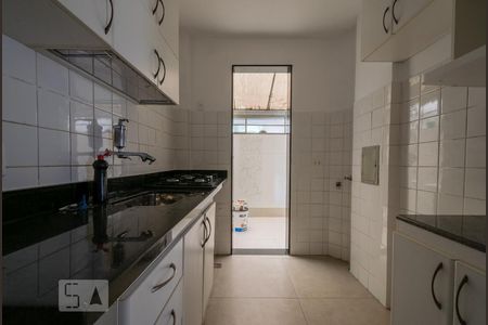 Cozinha de apartamento para alugar com 2 quartos, 70m² em Jardim América, Belo Horizonte