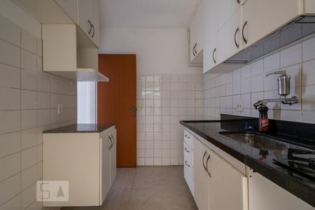 Cozinha de apartamento para alugar com 2 quartos, 70m² em Jardim América, Belo Horizonte