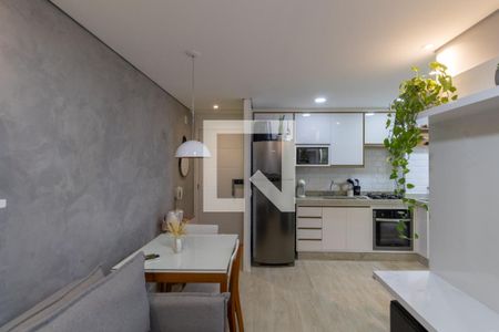 Sala e Cozinha de apartamento à venda com 2 quartos, 40m² em Jardim Helena, São Paulo