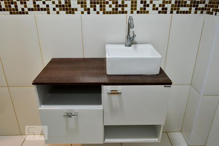 Detalhe do banheiro de apartamento para alugar com 1 quarto, 73m² em Liberdade, São Paulo