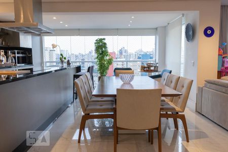 Sala de apartamento à venda com 3 quartos, 140m² em Aclimação, São Paulo