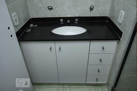 Banheiro de apartamento para alugar com 3 quartos, 110m² em Jacarepaguá, Rio de Janeiro