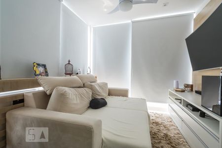 Sala de kitnet/studio para alugar com 1 quarto, 30m² em Chácara Santo Antônio, São Paulo