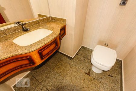 Lavabo de apartamento à venda com 3 quartos, 190m² em Pacaembu, São Paulo