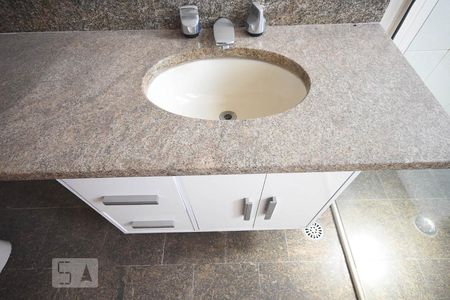 Apartamento para alugar com 622m², 4 quartos e 4 vagas Apartamento para alugar com 622m², 4 quartos e 4 vagasDetalhe do Banheiro Suíte 3