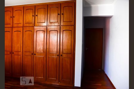 Quarto 1 Guarda roupa casal e Entrada de casa à venda com 3 quartos, 235m² em Vila Marieta, São Paulo