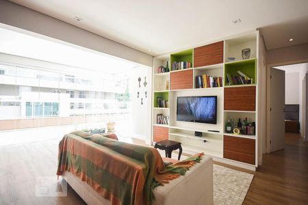 Sala de Tv de apartamento para alugar com 2 quartos, 124m² em Jardim Fonte do Morumbi, São Paulo