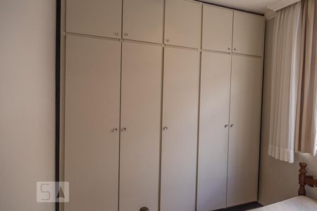 Apartamento para alugar com 90m², 3 quartos e 1 vaga Apartamento para alugar com 90m², 3 quartos e 1 vagaArmário do Quarto 2
