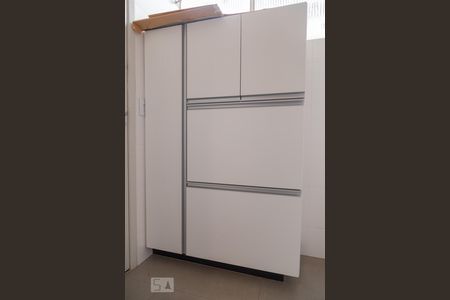 Apartamento para alugar com 90m², 3 quartos e 1 vaga Apartamento para alugar com 90m², 3 quartos e 1 vagaArmário da Área de Serviço