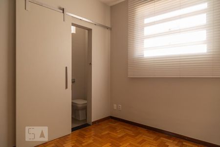 Sala 2 de apartamento para alugar com 3 quartos, 90m² em Carmo, Belo Horizonte