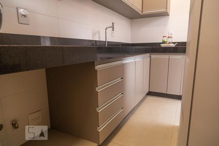 Apartamento para alugar com 90m², 3 quartos e 1 vaga Apartamento para alugar com 90m², 3 quartos e 1 vagaArmário do Cozinha