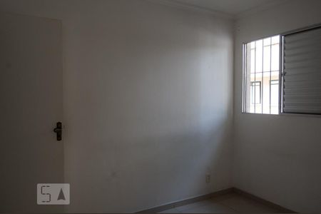 Quarto 2 de apartamento para alugar com 2 quartos, 55m² em Vila Esperança, São Paulo