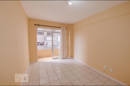 Sala de apartamento para alugar com 2 quartos, 69m² em Barreiros, São José