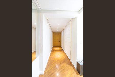 Hall de entrada de apartamento para alugar com 3 quartos, 290m² em Água Verde, Curitiba
