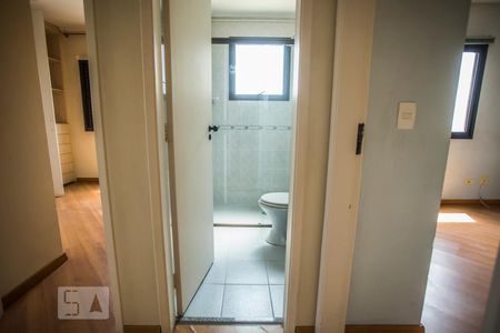 Corredor de apartamento para alugar com 3 quartos, 72m² em Vila da Saúde, São Paulo