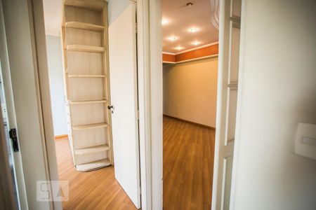 Corredor de apartamento para alugar com 3 quartos, 72m² em Vila da Saúde, São Paulo