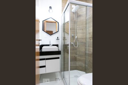 Banheiro da suíte de casa para alugar com 3 quartos, 130m² em Vila Matias, Santos