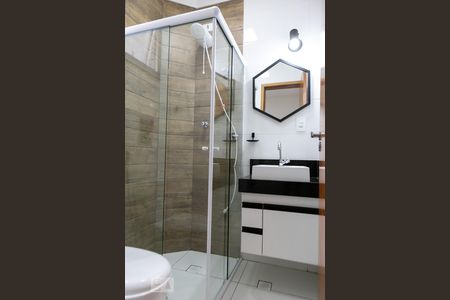 Banheiro da suíte 2 de casa para alugar com 3 quartos, 130m² em Vila Matias, Santos