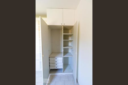 Quarto 02 - Armário de apartamento à venda com 2 quartos, 60m² em Jardim Flamboyant, Campinas