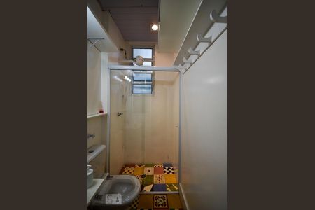 Banheiro de kitnet/studio para alugar com 1 quarto, 38m² em Bela Vista, São Paulo