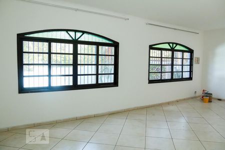 Sala de casa à venda com 5 quartos, 150m² em Jardim Santa Helena, São Paulo