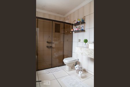 Casa para alugar com 224m², 4 quartos e 3 vagas Casa para alugar com 224m², 4 quartos e 3 vagasBanheiro