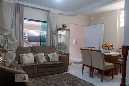 Sala de casa à venda com 2 quartos, 140m² em Vila California, São Paulo