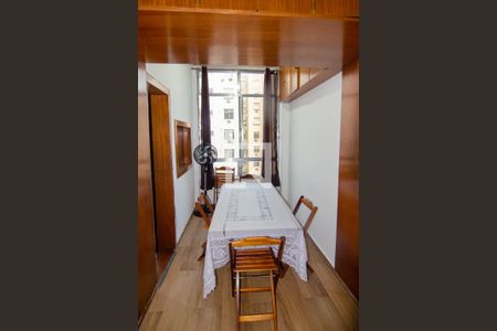 Sala de apartamento para alugar com 2 quartos, 95m² em Copacabana, Rio de Janeiro