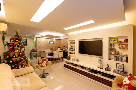 Sala de apartamento à venda com 4 quartos, 150m² em Charitas, Niterói
