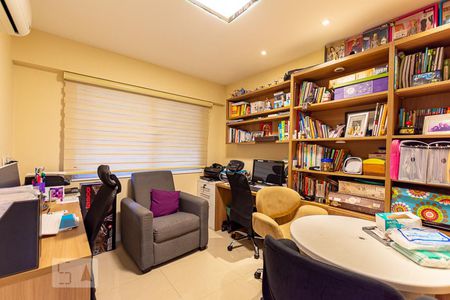 Quarto 1 de apartamento à venda com 4 quartos, 150m² em Charitas, Niterói