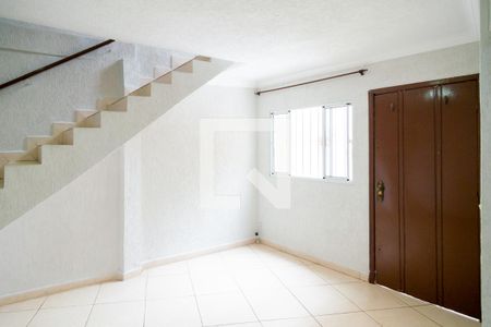 Sala de casa para alugar com 1 quarto, 70m² em Jardim Alzira, São Paulo