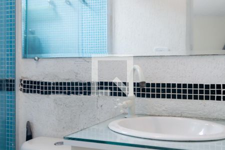 Banheiro Quarto Suíte de casa para alugar com 1 quarto, 70m² em Jardim Alzira, São Paulo