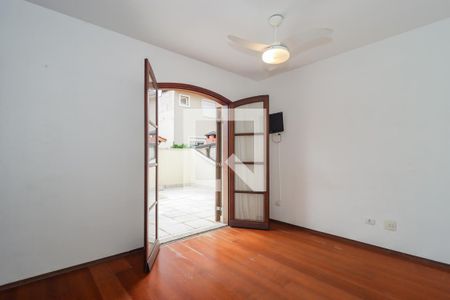 Suíte de casa de condomínio para alugar com 3 quartos, 200m² em Jardim Ampliação, São Paulo