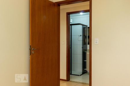 Quarto de apartamento para alugar com 3 quartos, 67m² em Taguatinga Sul (taguatinga), Brasília