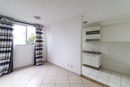 Sala de apartamento para alugar com 2 quartos, 45m² em Vargem Pequena, Rio de Janeiro